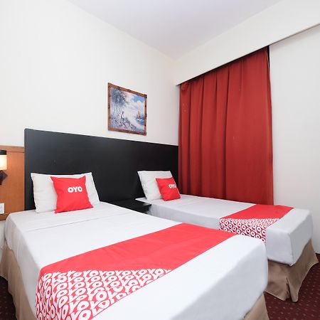 Hotel Sri Sutra - Sungai Buloh Петалинг Джая Екстериор снимка