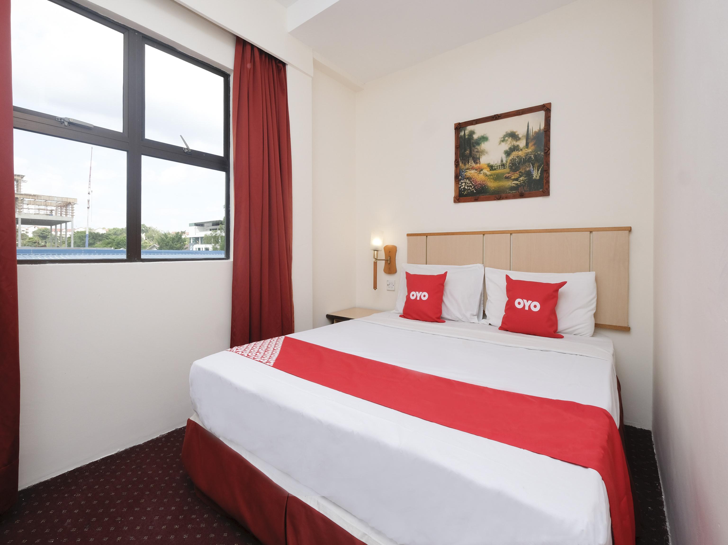 Hotel Sri Sutra - Sungai Buloh Петалинг Джая Екстериор снимка