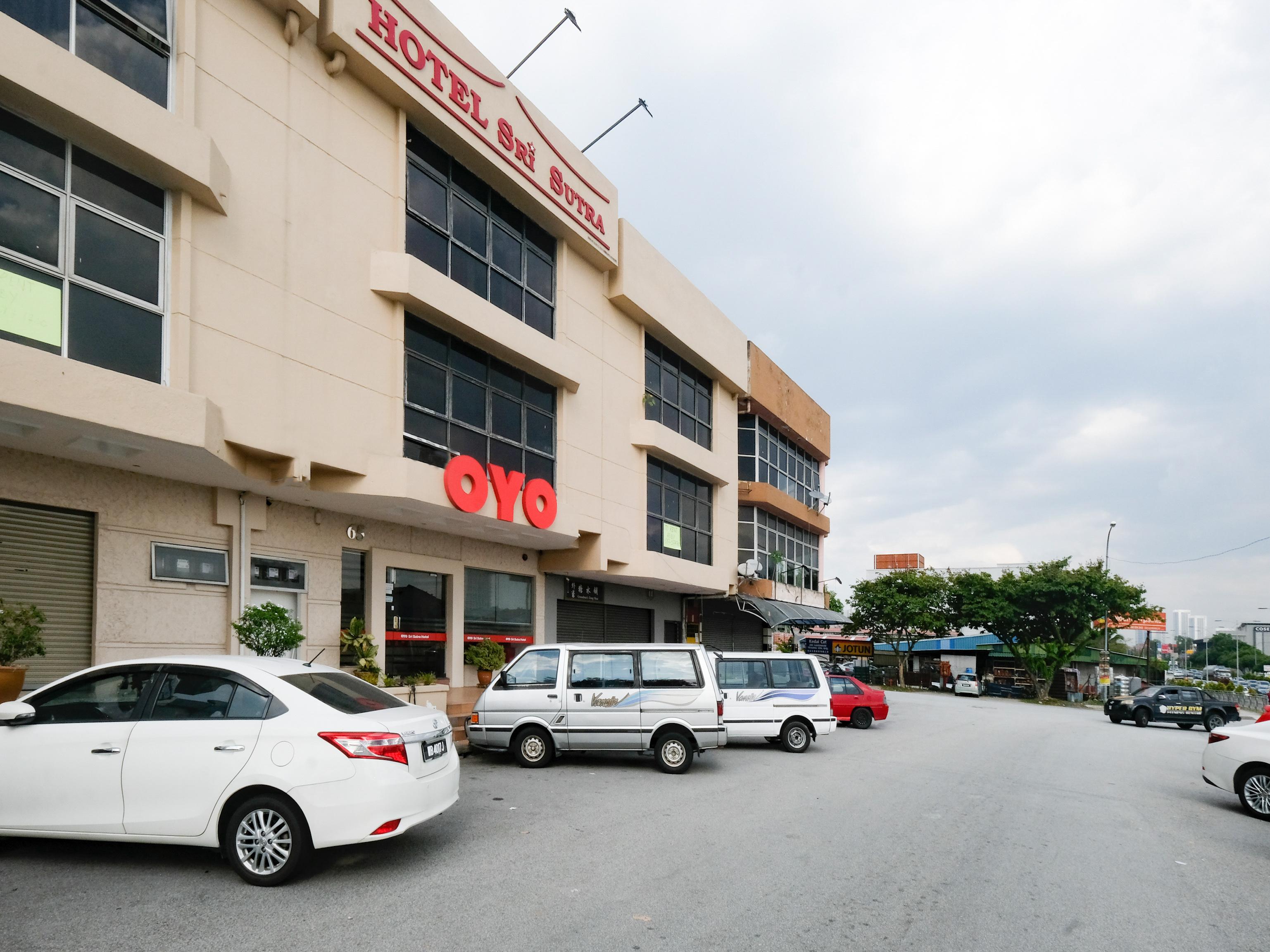 Hotel Sri Sutra - Sungai Buloh Петалинг Джая Екстериор снимка