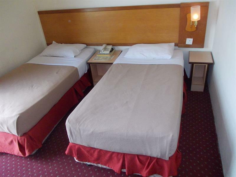 Hotel Sri Sutra - Sungai Buloh Петалинг Джая Екстериор снимка